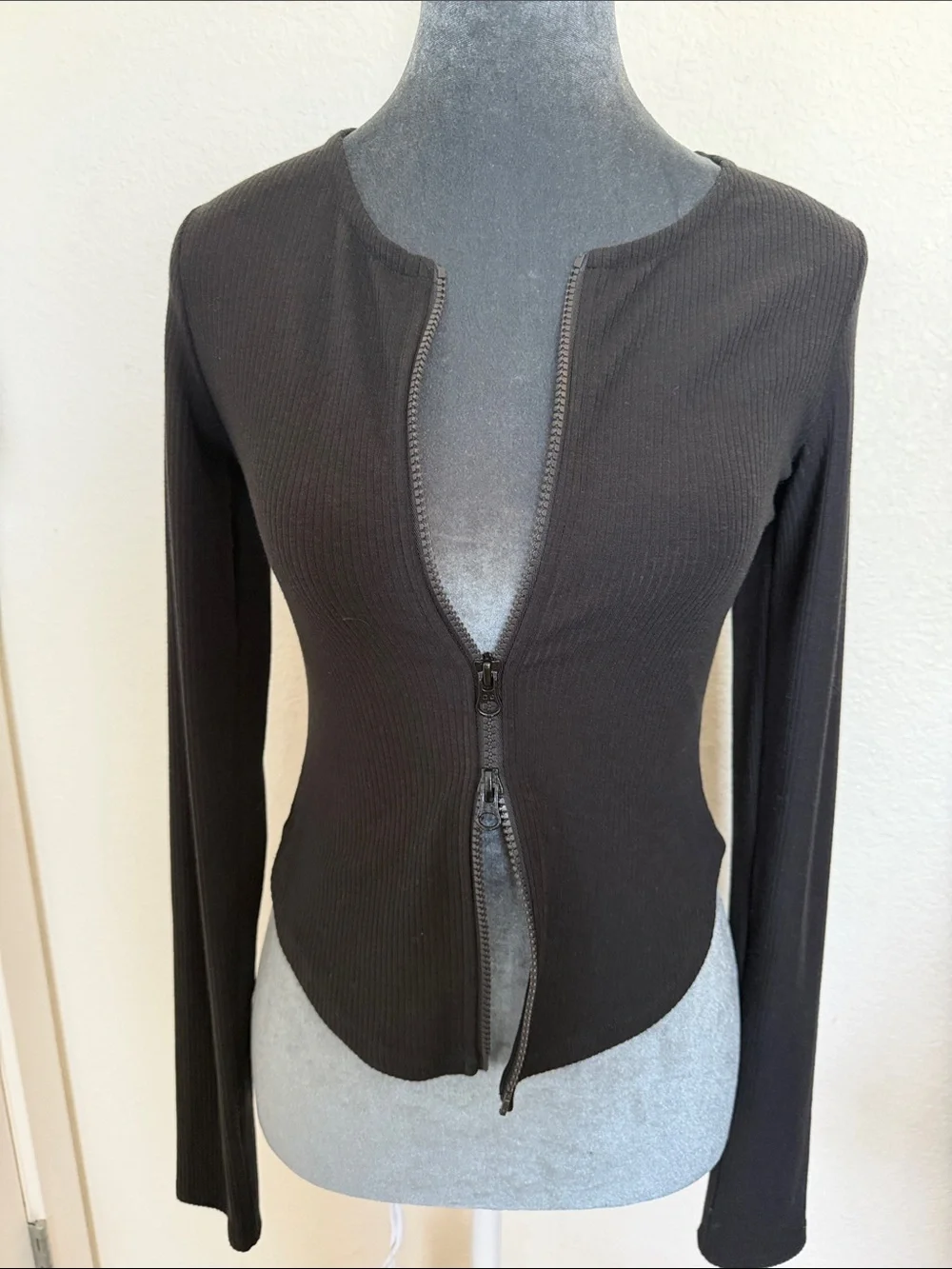 ALO Black Ribbed Zip-Front Women’s Top, Small